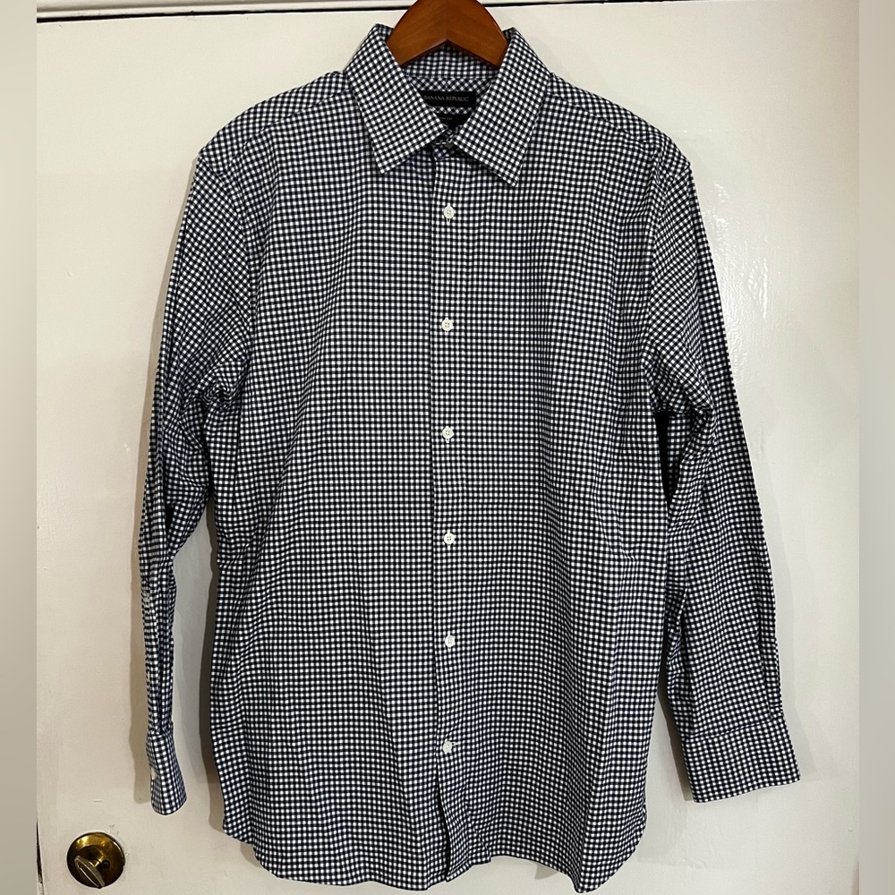 Banana Republic gingham shirt. Size Large